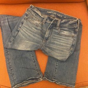 American Eagle Size 2 High Rise Skinny Kick, flare leg!  Super Flattering 💗